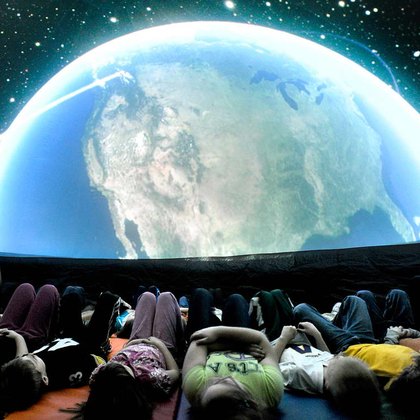 Sessão no planetário